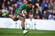 4 May 2019; Bundee Aki of Connacht scores his side's first try during the Guinness PRO14 quarter-final match between Ulster and Connacht at Kingspan Stadium in Belfast. Photo by David Fitzgerald/Sportsfile