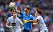 9 June 2019; Brian Fenton of Dublin action against David Slattery, right, and Kevin Feely of Kildare during the Leinster GAA Football Senior Championship Semi-Final match between Dublin and Kildare at Croke Park in Dublin. Photo by Piaras Ó Mídheach/Sportsfile