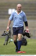 5 November 2003; Ireland captain and hooker Keith Wood makes his way from squad training. 2003 Rugby World Cup, Irish squad training, Whitton Oval, Melbourne, Victoria, Australia. Picture credit; Brendan Moran / SPORTSFILE *EDI*