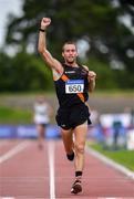 27 July 2019; Stephen Scullion of Clonliffe Harriers A.C., Co. Dublin, celebrates on his way to winning the Men's 10000m during day one of the Irish Life Health National Senior Track & Field Championships at Morton Stadium in Santry, Dublin. Photo by Sam Barnes/Sportsfile