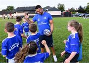 31 July 2019; Leinster player Cian Kelleher with participants during the Bank of Ireland Leinster Rugby Summer Camp at Tullamore RFC in Tullamore, Offaly. Photo by Matt Browne/Sportsfile