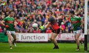 3 August 2019; Rob Hennelly of Mayo passes the ball to team-mate Colm Boyle during the GAA Football All-Ireland Senior Championship Quarter-Final Group 1 Phase 3 match between Mayo and Donegal at Elvery’s MacHale Park in Castlebar, Mayo. Photo by Brendan Moran/Sportsfile