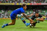 10 August 2019; Dave Kearney of Ireland scores his side's second try despite the effort of Matteo Minozzi of Italy during the Guinness Summer Series 2019 match between Ireland and Italy at the Aviva Stadium in Dublin. Photo by Brendan Moran/Sportsfile