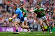 10 August 2019; Con O'Callaghan of Dublin gets past Lee Keegan of Mayo on his way to scoring his side's second goal during the GAA Football All-Ireland Senior Championship Semi-Final match between Dublin and Mayo at Croke Park in Dublin. Photo by Piaras Ó Mídheach/Sportsfile