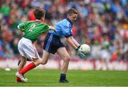 10 August 2019; Jacob Comiskey, Holy Family National School, Rathcoole, Dublin, in action against Ciarán Molloy, St. Josephís PS, Madden, Armagh, representing Mayo, during the INTO Cumann na mBunscol GAA Respect Exhibition Go Games during the GAA Football All-Ireland Senior Championship Semi-Final match between Dublin and Mayo at Croke Park in Dublin. Photo by Sam Barnes/Sportsfile
