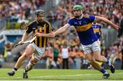 18 August 2019; Richie Hogan of Kilkenny in action against Noel McGrath of Tipperary during the GAA Hurling All-Ireland Senior Championship Final match between Kilkenny and Tipperary at Croke Park in Dublin. Photo by Sam Barnes/Sportsfile