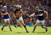 18 August 2019; TJ Reid of Kilkenny in action against Noel McGrath of Tipperary during the GAA Hurling All-Ireland Senior Championship Final match between Kilkenny and Tipperary at Croke Park in Dublin. Photo by Sam Barnes/Sportsfile
