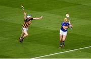 18 August 2019; Séamus Callanan of Tipperary gives a pass to John O’Dwyer, which resulted in his side's third goal during the GAA Hurling All-Ireland Senior Championship Final match between Kilkenny and Tipperary at Croke Park in Dublin. Photo by Daire Brennan/Sportsfile