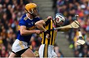 18 August 2019; TJ Reid of Kilkenny in action against Barry Heffernan of Tipperary during the GAA Hurling All-Ireland Senior Championship Final match between Kilkenny and Tipperary at Croke Park in Dublin. Photo by Sam Barnes/Sportsfile