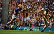18 August 2019; TJ Reid of Kilkenny, supported by John Donnelly, right, in action against Barry Heffernan of Tipperary during the GAA Hurling All-Ireland Senior Championship Final match between Kilkenny and Tipperary at Croke Park in Dublin. Photo by Sam Barnes/Sportsfile
