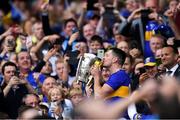 18 August 2019; Tipperary captain Séamus Callanan kisses the Liam MacCarthy cup before lifting it in the Hogan Stand after the GAA Hurling All-Ireland Senior Championship Final match between Kilkenny and Tipperary at Croke Park in Dublin. Photo by Piaras Ó Mídheach/Sportsfile