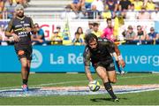 25 August 2019; Pierre Aguillon of La Rochelle scores a try during the LNR Top 14 match between ASM Clermont Auvergne and La Rochelle at Stade Marcel-Michelin in Clermont-Ferrand, France. Photo by Romain Biard/Sportsfile