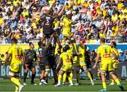 25 August 2019; Judicael Cancoriet of Clermont and Thomas Jolmes of La Rochelle compete for the Line-out during the LNR Top 14 match between ASM Clermont Auvergne and La Rochelle at Stade Marcel-Michelin in Clermont-Ferrand, France. Photo by Romain Biard/Sportsfile