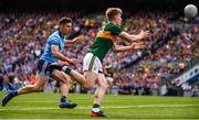 1 September 2019; Tommy Walsh of Kerry offloads in the build-up to Kerry's first goal during the GAA Football All-Ireland Senior Championship Final match between Dublin and Kerry at Croke Park in Dublin. Photo by Stephen McCarthy/Sportsfile