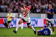 20 September 2019; Pieter Labuschagne of Japan makes his way clear of Yury Kushnarev of Russia on his way to scoring his side's third try during the 2019 Rugby World Cup Pool A match between Japan and Russia at the Tokyo Stadium in Chofu, Japan. Photo by Brendan Moran/Sportsfile