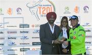 20 September 2019; Gurmeet Singh/GS Holding Inc, left, and Sona Singh/GS Holding Inc, present Ireland captain Gary Wilson with the trophy after the T20 International Tri Series match between Ireland and Scotland at Malahide Cricket Club in Dublin. Photo by Piaras Ó Mídheach/Sportsfile