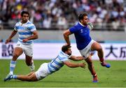 21 September 2019; Damian Penaud of France escapes a tackle from Ramiro Moyano of Argentina during the 2019 Rugby World Cup Pool C match between France and Argentina at the Tokyo Stadium in Chofu, Japan. Photo by Brendan Moran/Sportsfile