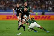 21 September 2019; Ardie Savea of New Zealand is tackled by Willie le Roux of South Africa during the 2019 Rugby World Cup Pool B match between New Zealand and South Africa at the International Stadium in Yokohama, Japan. Photo by Ramsey Cardy/Sportsfile