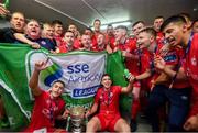 21 September 2019; Shelbourne players celebrate with the SSE Airtricity League First Division cup following their SSE Airtricity League First Division match against Limerick FC at Tolka Park in Dublin. Photo by Stephen McCarthy/Sportsfile