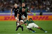 21 September 2019; Ardie Savea of New Zealand is tackled by Willie le Roux of South Africa during the 2019 Rugby World Cup Pool B match between New Zealand and South Africa at the International Stadium in Yokohama, Japan. Photo by Ramsey Cardy/Sportsfile