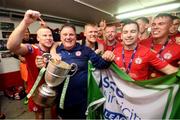21 September 2019; Shelbourne players and kitman Johnny Watson celebrate with the SSE Airtricity League First Division cup following their SSE Airtricity League First Division match against Limerick FC at Tolka Park in Dublin. Photo by Stephen McCarthy/Sportsfile