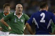 9 November 2003; Keith Wood, Ireland, watches as France's Raphael Ibanez is given a yellow card by referee Jonathan Kaplan. 2003 Rugby World Cup, Quarter Final, France v Ireland, Telstra Dome, Melbourne, Victoria, Australia. Picture credit; Brendan Moran / SPORTSFILE *EDI*