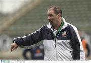 17 November 2003; Republic of Ireland manager Brian Kerr issues instructions to his players during squad training. Lansdowne Road, Dublin. Soccer. Picture credit; Pat Murphy / SPORTSFILE *EDI*