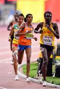 28 September 2019; Sifan Hassan of Netherlands, centre, on her way to winning the Women's 10,000m during day two of the World Athletics Championships 2019 at Khalifa International Stadium in Doha, Qatar. Photo by Sam Barnes/Sportsfile