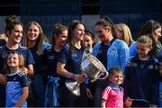 29 September 2019; Dublin captain Sinéad Aherne with the Brendan Martin Cup during the Dublin Senior Football teams homecoming at Merrion Square in Dublin. Photo by Piaras Ó Mídheach/Sportsfile