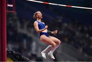 29 September 2019; Authorised Neutral Athlete Anzhelika Sidorova celebrates winning a gold medal whilst competing in the Women's Pole Vault Final during day three of the World Athletics Championships 2019 at the Khalifa International Stadium in Doha, Qatar. Photo by Sam Barnes/Sportsfile