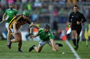27 July 2019; Graeme Mulcahy of Limerick in action against Joey Holden of Kilkenny during the GAA Hurling All-Ireland Senior Championship Semi-Final match between Kilkenny and Limerick at Croke Park in Dublin. Photo by Piaras Ó Mídheach/Sportsfile