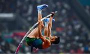 1 October 2019; Augusto Dutra of Brazil competing in the Men's Pole Vault Final during day five of the World Athletics Championships 2019 at the Khalifa International Stadium in Doha, Qatar. Photo by Sam Barnes/Sportsfile