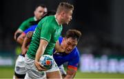 12 October 2019; Jordan Larmour of Ireland prepares to offload to team-mate Jonathan Sexton leading to their side's third try during the 2019 Rugby World Cup Pool A match between Ireland and Samoa at the Fukuoka Hakatanomori Stadium in Fukuoka, Japan. Photo by Brendan Moran/Sportsfile