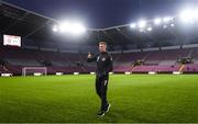 15 October 2019; James McClean of Republic of Ireland inspects the pitch prior to the UEFA EURO2020 Qualifier match between Switzerland and Republic of Ireland at Stade de Genève in Geneva, Switzerland. Photo by Stephen McCarthy/Sportsfile