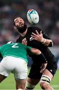 19 October 2019; Sam Whitelock of New Zealand loses possession of the ball in a tackle from Rory Best of Ireland before the 2019 Rugby World Cup Quarter-Final match between New Zealand and Ireland at the Tokyo Stadium in Chofu, Japan. Photo by Juan Gasparini/Sportsfile