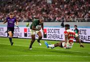 20 October 2019; Makazole Mapimpi of South Africa beats the tackle of Kotaro Matsushima of Japan, on the way to scoring his side's third try during the 2019 Rugby World Cup Quarter-Final match between Japan and South Africa at the Tokyo Stadium in Chofu, Japan. Photo by Brendan Moran/Sportsfile