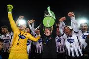 25 October 2019; Dundalk head coach Vinny Perth lifts the SSE Airtricity League trophy following the SSE Airtricity League Premier Division match between Dundalk and St Patrick's Athletic at Oriel Park in Dundalk, Co Louth. Photo by Stephen McCarthy/Sportsfile