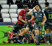 16 November 2019; Peter O’Mahony of Munster, centre, celebrates following his side's fourth try during the Heineken Champions Cup Pool 4 Round 1 match between Ospreys and Munster at Liberty Stadium in Swansea, Wales. Photo by Seb Daly/Sportsfile