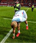 23 November 2019; Simon Zebo of Racing 92 picks some grass from the Thomond Park pitch before tucking it into his shorts after the Heineken Champions Cup Pool 4 Round 2 match between Munster and Racing 92 at Thomond Park in Limerick. Photo by Diarmuid Greene/Sportsfile