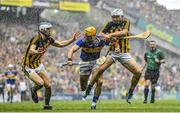 18 August 2019; Séamus Callanan of Tipperary in action against Huw Lawlor, left, and Padraig Walsh of Kilkenny during the GAA Hurling All-Ireland Senior Championship Final match between Kilkenny and Tipperary at Croke Park in Dublin. Photo by Seb Daly/Sportsfile