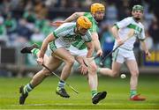 1 December 2019; Colin Fennelly of Ballyhale Shamrocks in action against Gerard Coady of St Mullin's during the AIB Leinster GAA Hurling Senior Club Championship Final match between Ballyhale Shamrocks and St Mullin's at MW Hire O'Moore Park in Portlaoise, Co Laois. Photo by Piaras Ó Mídheach/Sportsfile