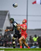 11 January 2020; Cheslin Kolbe of Toulouse in action against Niyi Adeolokun of Connacht during the Heineken Champions Cup Pool 5 Round 5 match between Connacht and Toulouse at The Sportsground in Galway. Photo by David Fitzgerald/Sportsfile