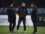 17 January 2020; Dundalk head coach Vinny Perth, centre, speaks with Dundalk physiotherapists David Murphy, left, and Danny Miller, right, prior to the Pre-Season Friendly match between Dundalk and UCD at Oriel Park in Dundalk, Co. Louth. Photo by Harry Murphy/Sportsfile