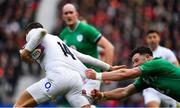 23 February 2020; Robbie Henshaw of Ireland attempts to tackle Jonny May of England during the Guinness Six Nations Rugby Championship match between England and Ireland at Twickenham Stadium in London, England. Photo by Brendan Moran/Sportsfile