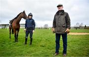 9 March 2020; Trainer Willie Mullins, right, alongside Ruby Walsh and Chacun Pour Soi ahead of the Cheltenham Racing Festival at Prestbury Park in Cheltenham, England. Photo by David Fitzgerald/Sportsfile