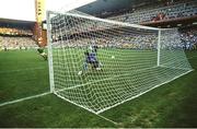 25 June 1990; Andy Townsend of Republic of Ireland scores his side's third penalty during the penalty shoot out during the FIFA World Cup 1990 Round of 16 match between Republic of Ireland and Romania at the Stadio Luigi Ferraris in Genoa, Italy. Photo by Ray McManus/Sportsfile