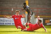 15 August 2020; Ibrahim Meite of Derry City in action against Daniel O'Reilly, left, and Dan Byrne of Shelbourne during the SSE Airtricity League Premier Division match between Shelbourne and Derry City at Tolka Park in Dublin. Photo by Stephen McCarthy/Sportsfile