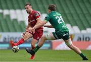 30 August 2020; JJ Hanrahan of Munster in action against Seán Masterson of Connacht during the Guinness PRO14 Round 15 match between Munster and Connacht at the Aviva Stadium in Dublin. Photo by Brendan Moran/Sportsfile