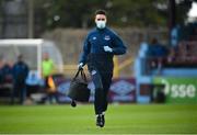 29 August 2020; Drogheda United physiotherapist David Cooke during the Extra.ie FAI Cup Second Round match between Drogheda United and Derry City at United Park in Drogheda, Louth. Photo by Stephen McCarthy/Sportsfile