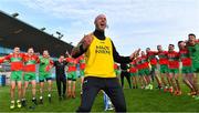 27 September 2020; Ballymun Kickhams coach Simon Lawlor leads the singing during the celebrations after the Dublin County Senior 1 Football Championship Final match between Ballyboden St Enda's and Ballymun Kickhams at Parnell Park in Dublin. Photo by Piaras Ó Mídheach/Sportsfile